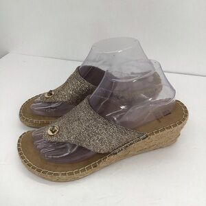 White Mountain Espadrille Wedge Thong Sandal Gold Glitter Tan NWOT Size 6